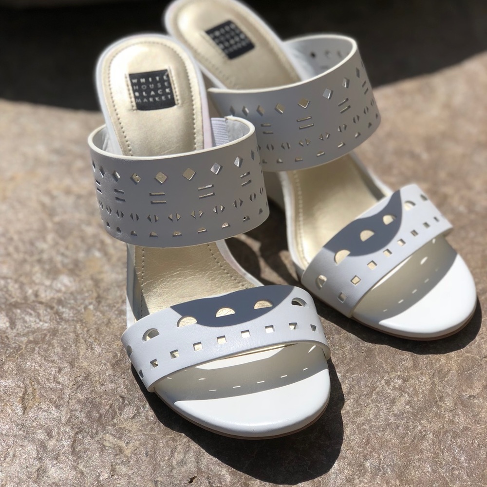 🖤White House Black Market Tassel Wedge🖤